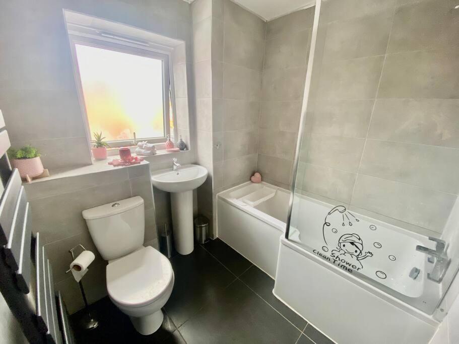 House In Manchester Extérieur photo